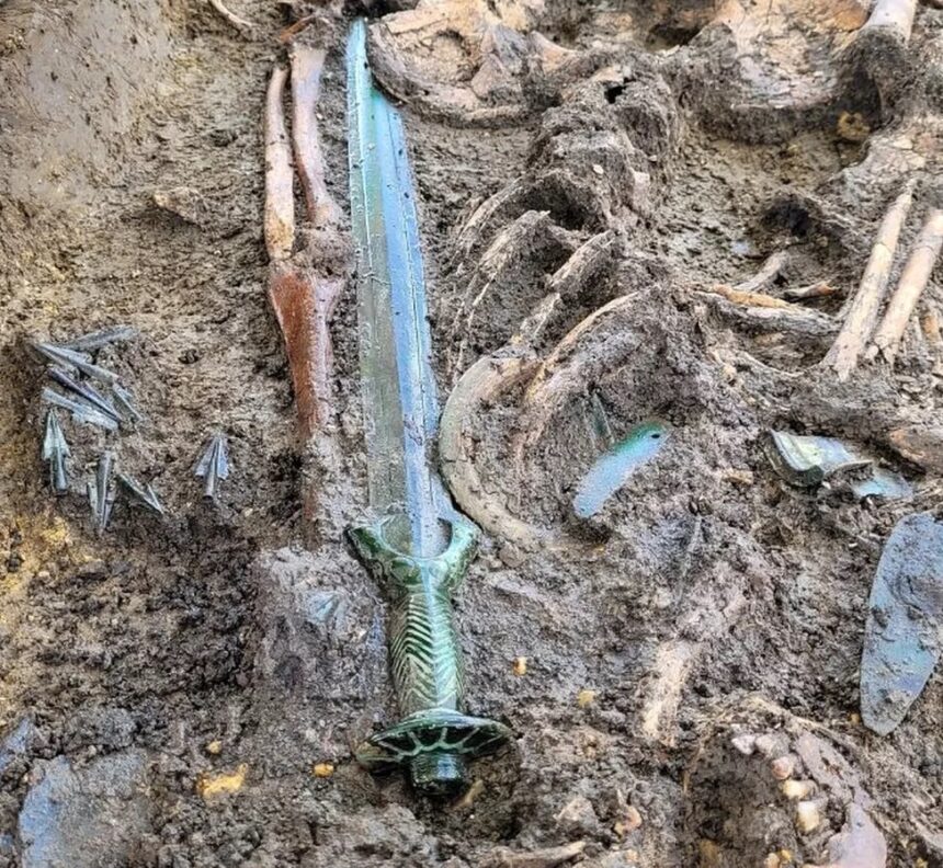 Dazzling ancient bronze sword found in Germany sauce.co.ke