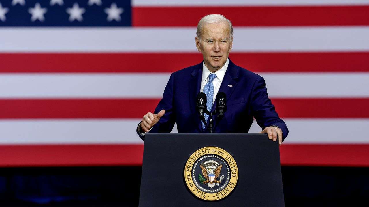 Biden’s approval rating falls to all time low as Trump surges foward ...